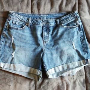 JLO Boyfriend Jean shorts size 12